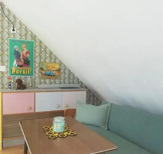 Retro Apartment *